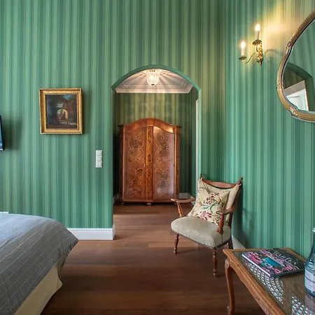 Gut Heidefeld בית אירוח *