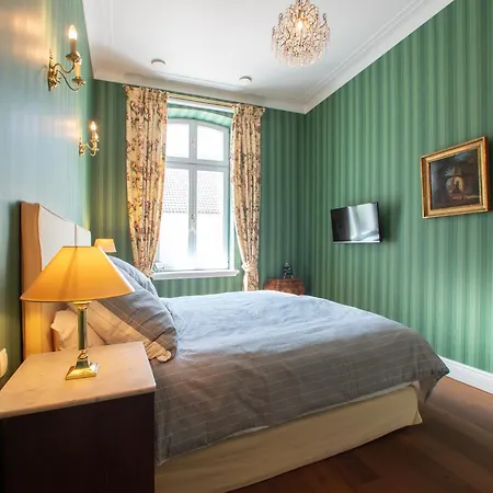 Gut Heidefeld בית אירוח